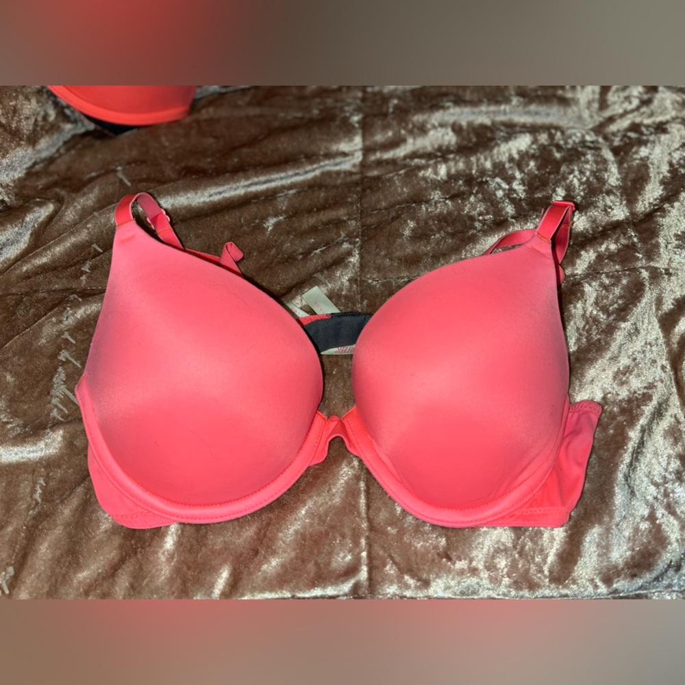 Victoria’s Secret PINK bra SOLD